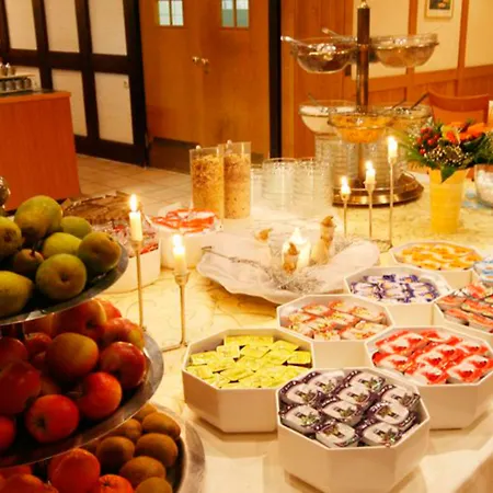 Der Schoene Asten - فندق